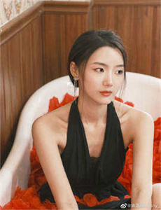 哥布林洞窟1-3网盘资源免费观看-2SPY16女厕小便